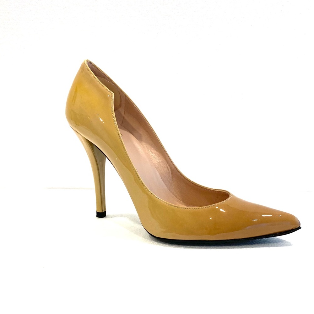 Stuart Weitzman Tickleup Nude Degrade Pump. Worn once in original box. Size 5